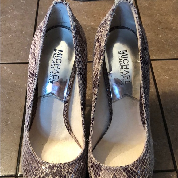 MICHAEL Michael Kors Snake Print Platform Heel 7” - Picture 6 of 6